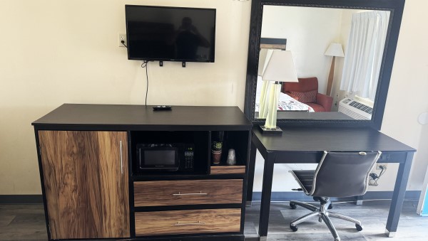 2 Double Beds Nonsmoking Photo 3