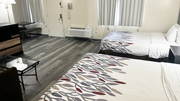 2 Queen Beds Kitchenette Nonsmoking Suite Photo 2